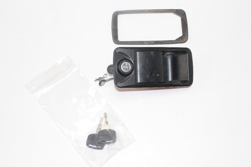 2019 Can-Am Defender HD10 XT  Exterior Door Paddle Latch OEM: 705800015 71590049