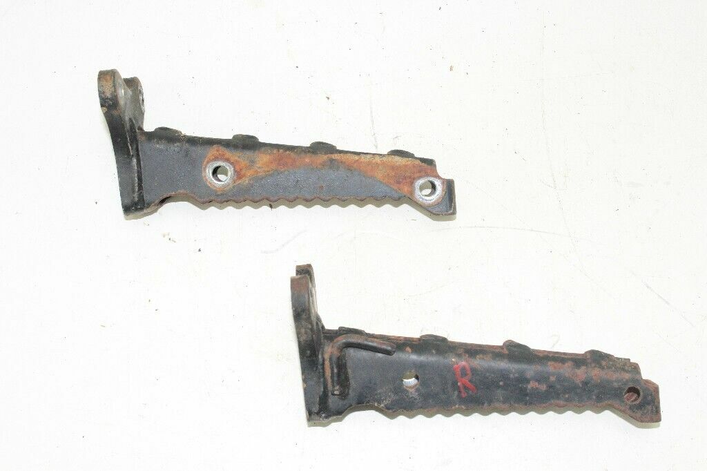 1992 Yamaha YFB250 TIMBERWOLF 2WD Foot Peg Set OEM: 3JM-27411-01-00 4BD-27421-01