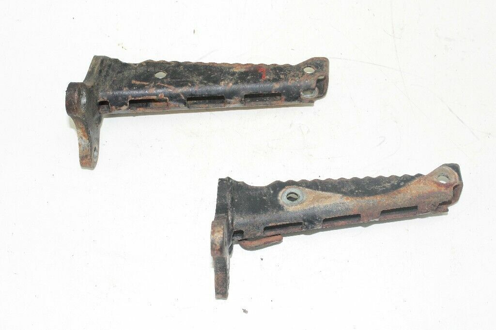 1992 Yamaha YFB250 TIMBERWOLF 2WD Foot Peg Set OEM: 3JM-27411-01-00 4BD-27421-01