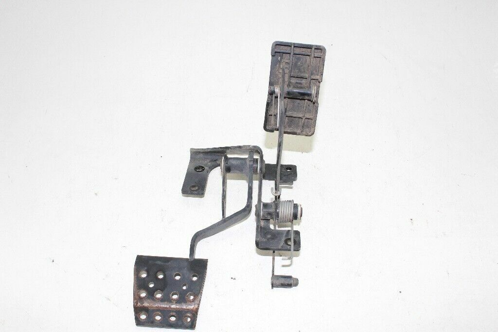 2009 POLARIS Ranger XP 700 Gas/Brake Pedal OEM: 1018364-329 1016363-067